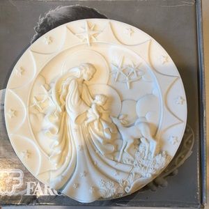 Madonna Virgin Mary Jesus Wall Decor Plate GENTLE LOVE Lucchesi 1997 Faro Roman